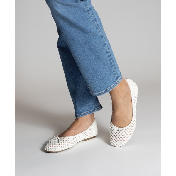 The Songbird - White Openweave The Songbird - White Openweave